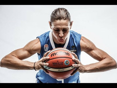 Η Εβίνα Μάλτση δίνει το σύνθημα : Όλοι μαζί, για την Ελλάδα μας!