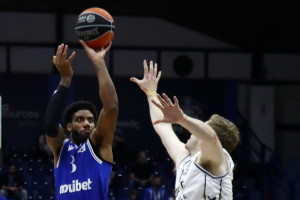 Σοβαρός ο Ηρακλής σάρωσε 108-80 τους Νιούκαστλ Ιγκλς στην Αγγλία