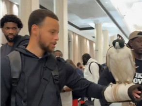 H παραδοσιακή υποδοχή της Team USA στο Άμπου Ντάμπι (vids)