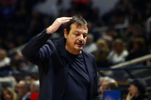 Αταμάν: «Δεν μπορώ να βρω τη λύση, οι παίκτες πρέπει να τη βρουν» - Τι είπε ο Χολμς (vid)