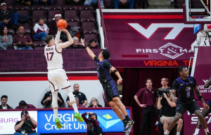 "Kαυτός" Αβδάλας με νέα 30άρα στη νίκη του Βιρτζίνια Τεκ (vid)