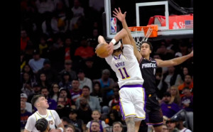 Το τρομερό κάρφωμα του Τζάξον Χέις στην κορυφή του NBA Top-10 (vid)