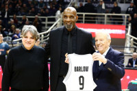 Η ΚΑΕ ΠΑΟΚ τίμησε τον Κεν Μπάρλοου - Εντυπωσιακή ατμόσφαιρα στο Παλατάκι (pics &amp; vids)