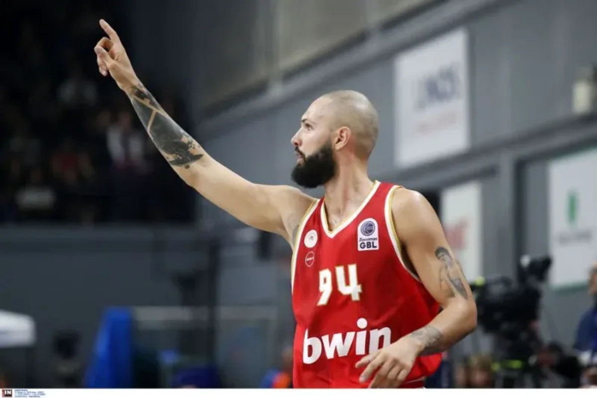 Το κάρφωμα του Φουρνιέ στην κορυφή του ελληνικού Top-10 (video)