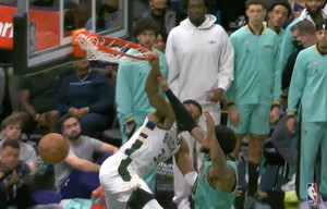 Mε το εντυπωσιακό κάρφωμα Αντετοκούνμπο το Top-10 της βραδιάς (video)