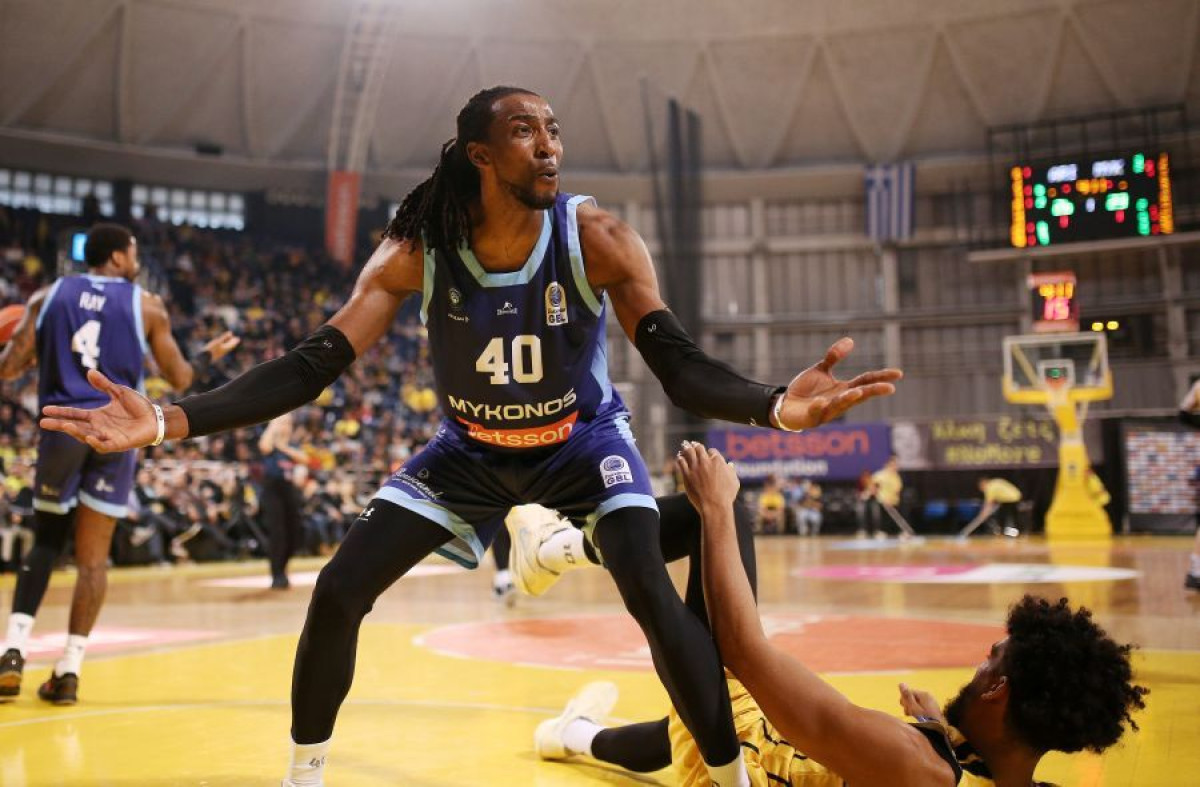 Τέλος από τη Μύκονο ο Τζέρεμι Έβανς