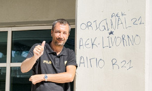 Ο Λούκα Μπάνκι στο τεύχος 350: Είμαι αρκετά... παλαβός να αναλάβω την ΑΕΚ!