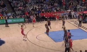 Απίθανοι Γκρίζλις με 27 τρίποντα και 50άρα στους Γουόριορς- Στους 42π. ο Γουεμπανιάμα! (vids)