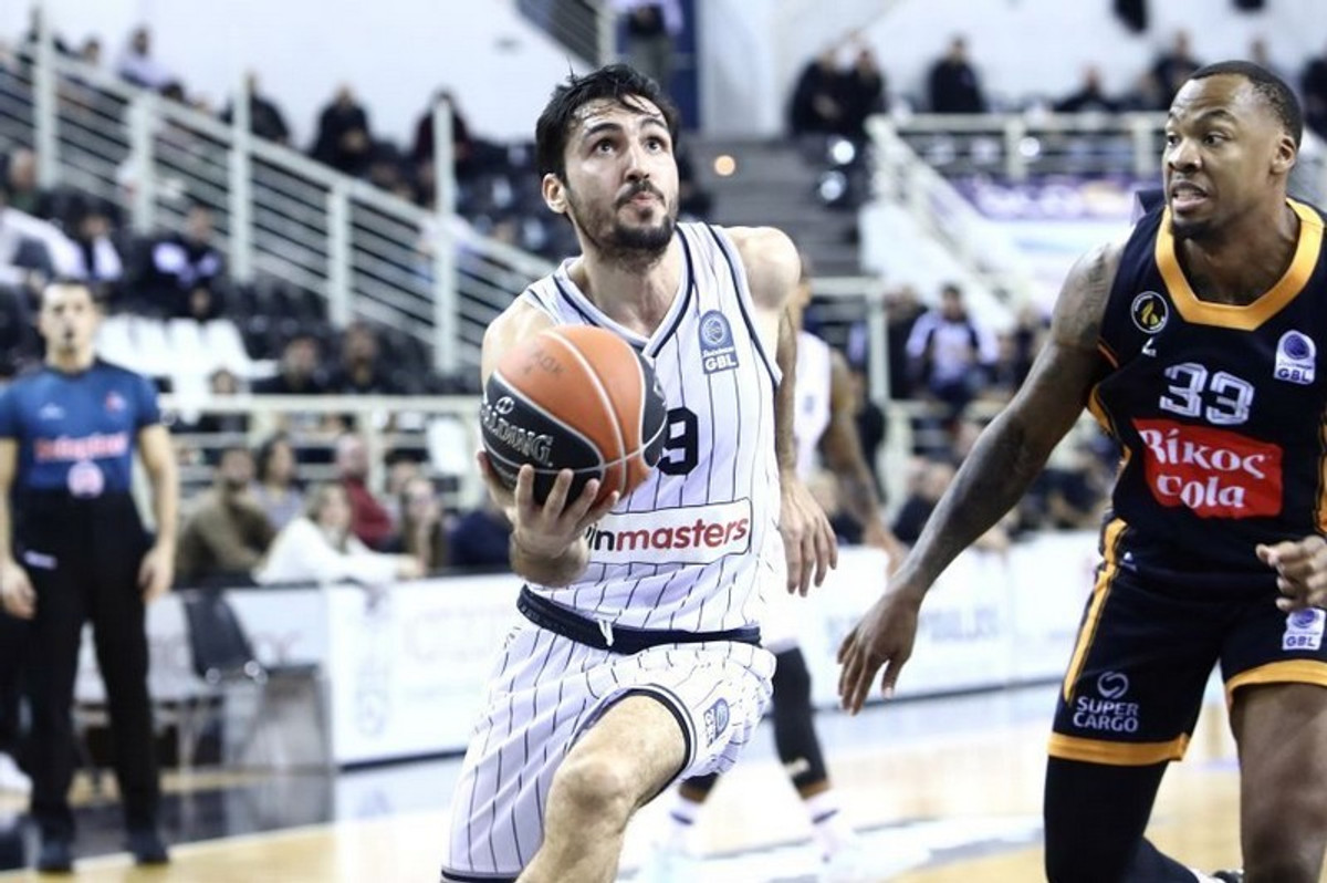 Κατσίβελης: "Η Ευρώπη μάς βοηθάει να δεθούμε και να βρούμε ρυθμό"