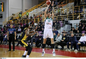 Στον ημιτελικό ο Παναθηναϊκός, 79-72 την πολύ βελτιωμένη ΑΕΚ